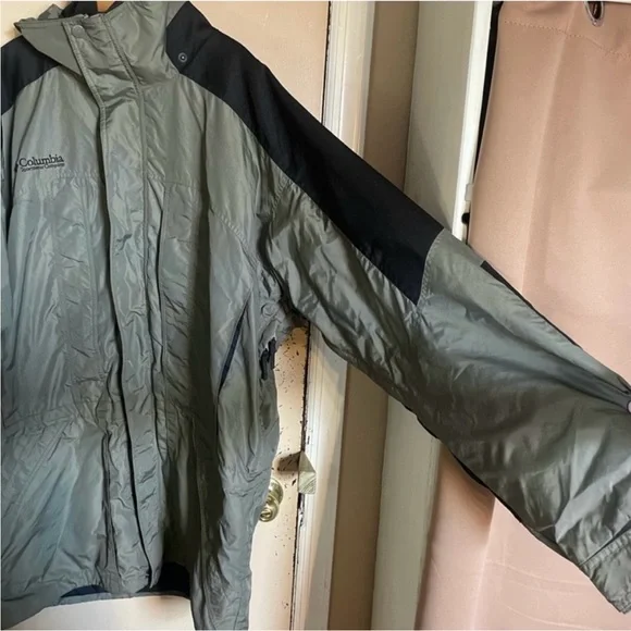 Columbia sportswear army green/black ski winter jacket